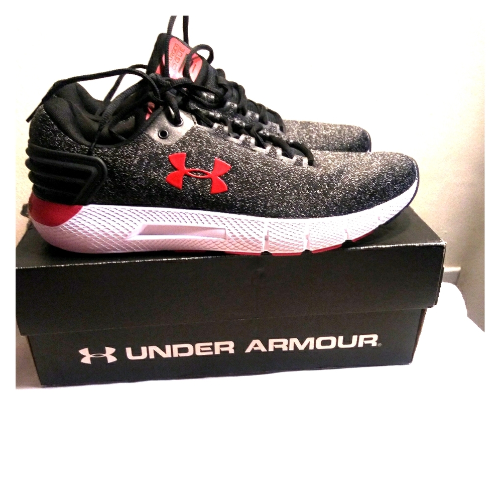 ⚡UNDER ARMOUR CHARGED ROGUE TWIST